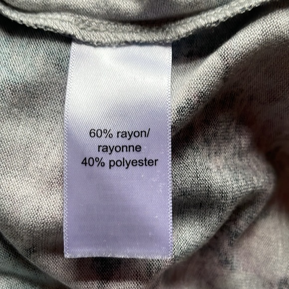 Maurices size small NWT jade/gray floral print knit top. - Picture 5 of 6